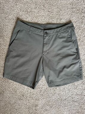 lululemon athletica Men's Olive ABC Classic-Fit Short 7" Warpstreme